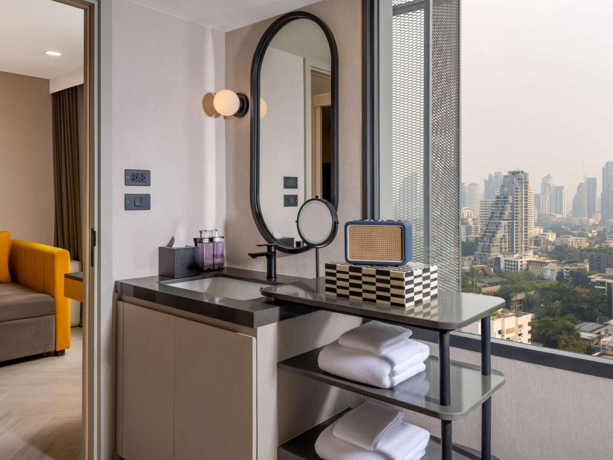 Tribe Living Bangkok Sukhumvit 39 By Accorhotels Екстер'єр фото